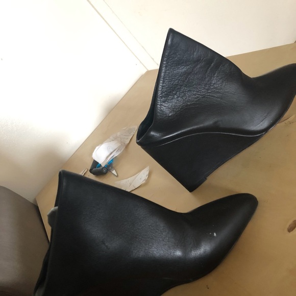 Vince - Picture 3 of 5